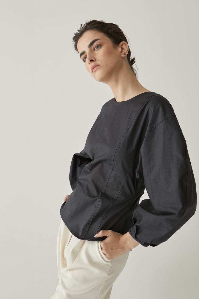 Curve sleeve blouse in Charcoal