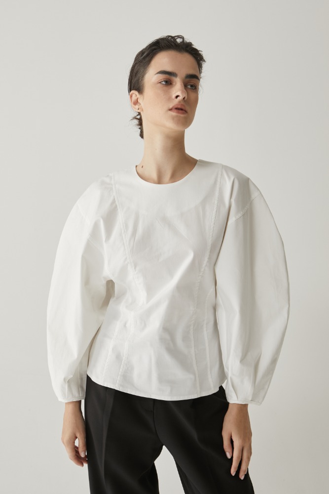 Curve sleeve blouse in off White